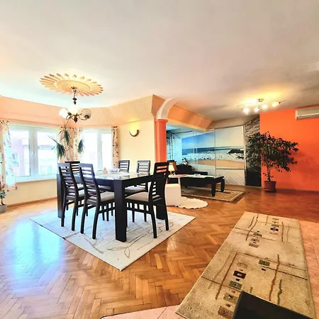 Two-floor Sunny In Centre Apartmán Burgas City