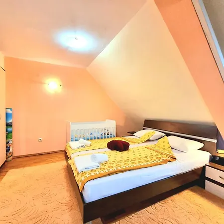 Apartmán Two-floor Sunny In Centre *