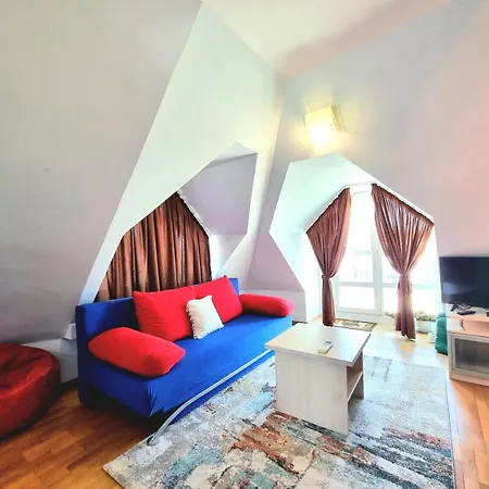 Two-floor Sunny In Centre Apartmán