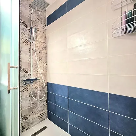 Two-floor Sunny In Centre Apartment *