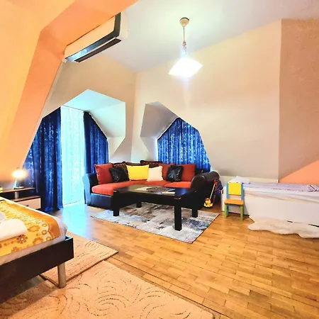 Apartmán Two-floor Sunny In Centre *
