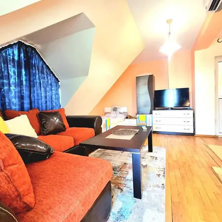 Apartmán Two-floor Sunny In Centre *