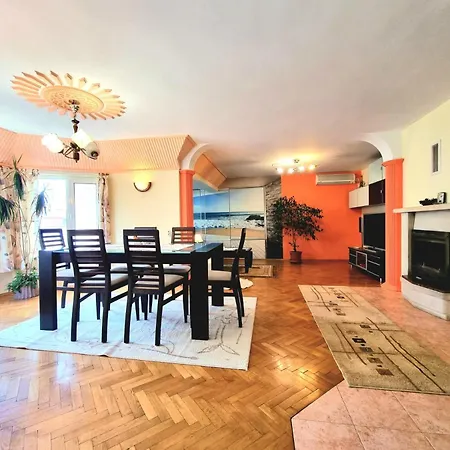 Two-floor Sunny In Centre Apartmán Burgas City