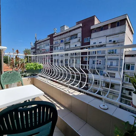 Two-floor Sunny In Centre Apartmán