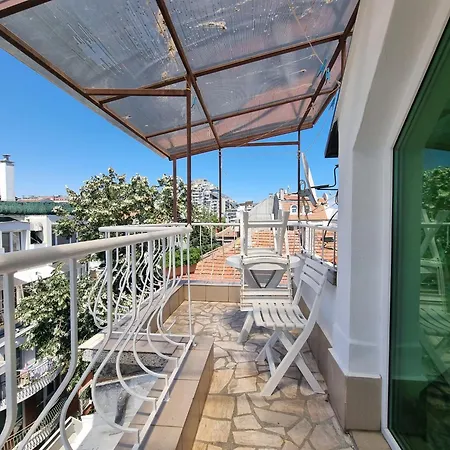 Apartmán Two-floor Sunny In Centre Burgas City